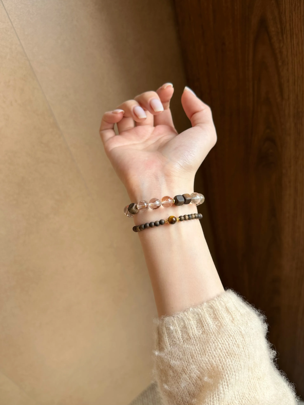 New Chinese style cultural play chess nan yellow tiger eye agarwood bracelet · support career bracelet