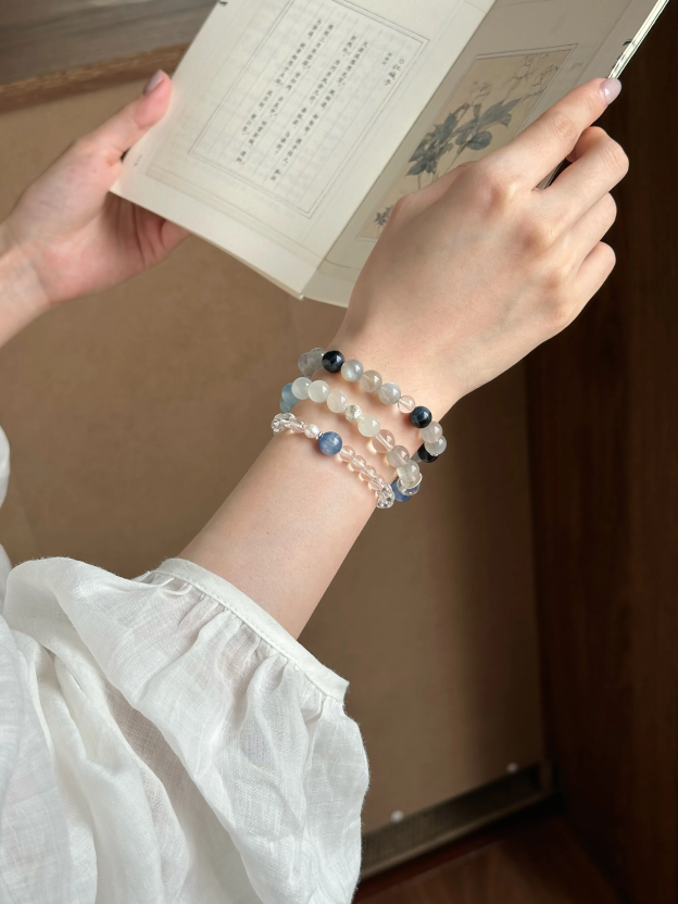 New Chinese style white crystal blue topaz pearl bracelet · Purifying soul bracelet
