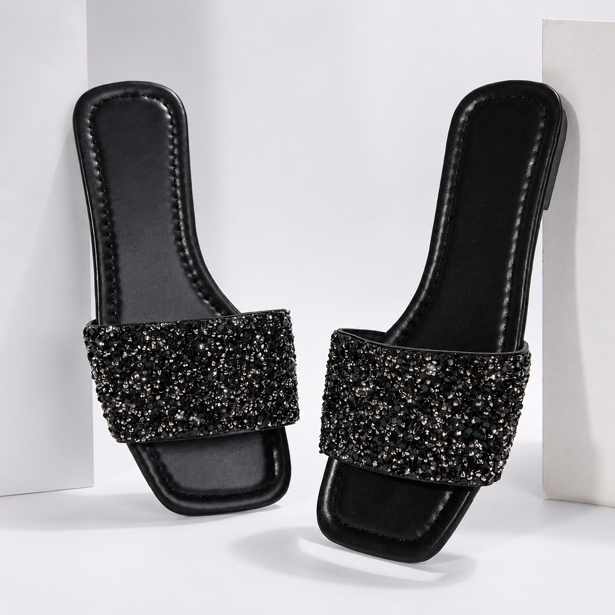 Casual Fashion Rhinestone Slip On Flat Bottom Sandals For Women