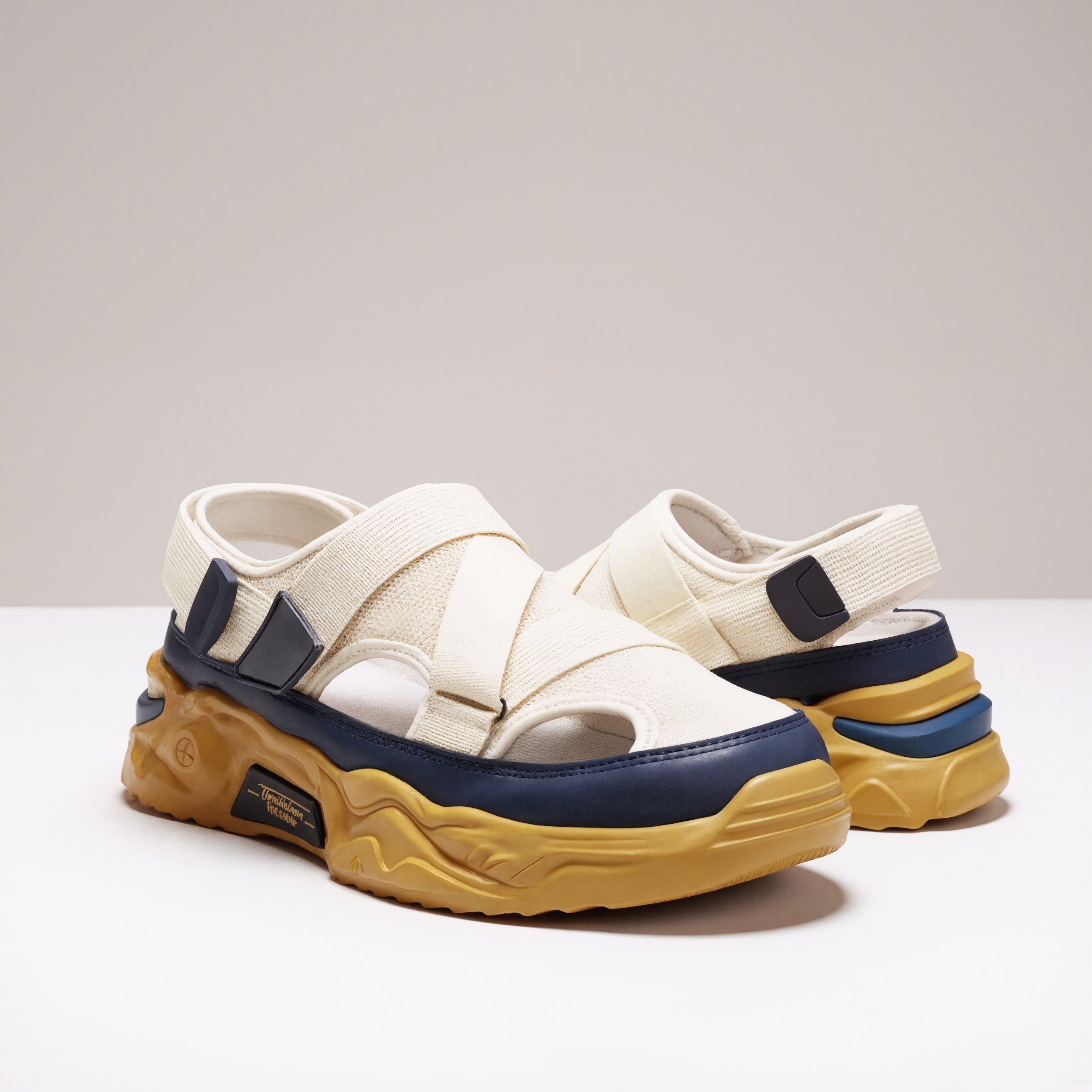 Lightweight Summer Mesh Footwear