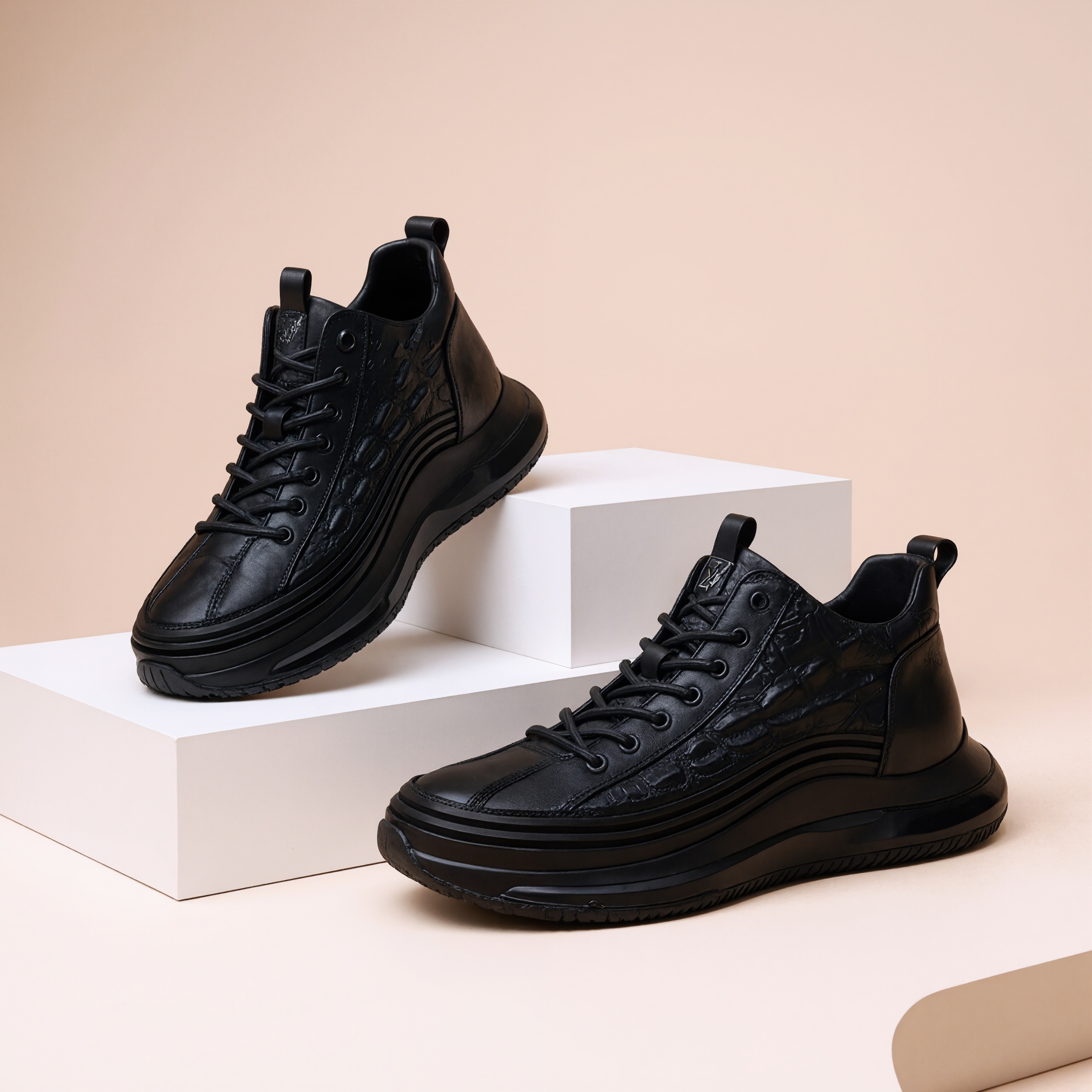 Sturdy Sports Sneakers With Patterned FinishSturdy Sports Sneakers With Patterned Finish - Image 4