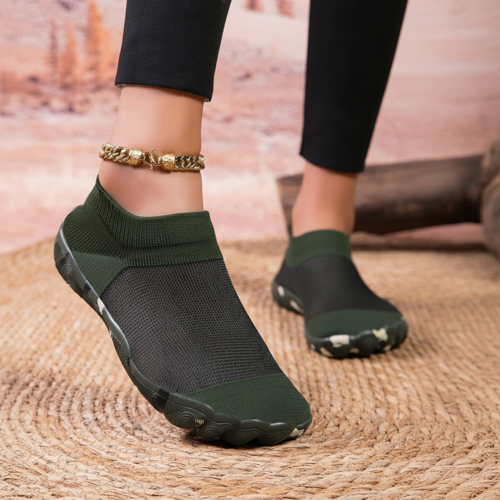 Quick Dry Soft Sole Barefoot Style Aqua Shoes in Black - Heel Detail