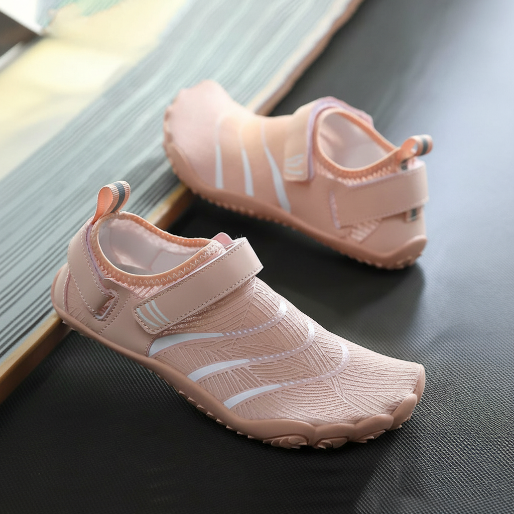 Quick Dry Five Slot Aqua Shoe - Sole Detail