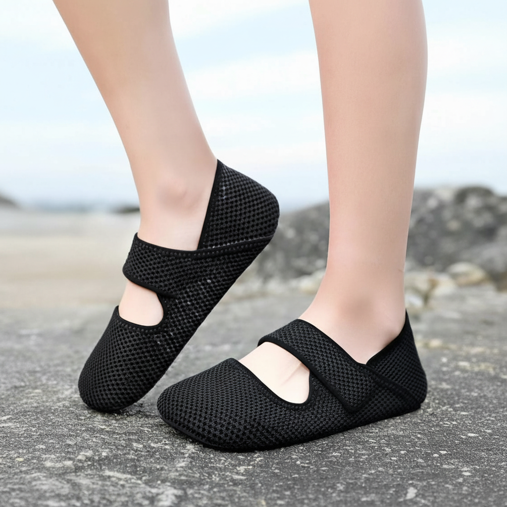 Quick Dry Breathable Water Shoes For Outdoor Activities in Teal - Sole Detail