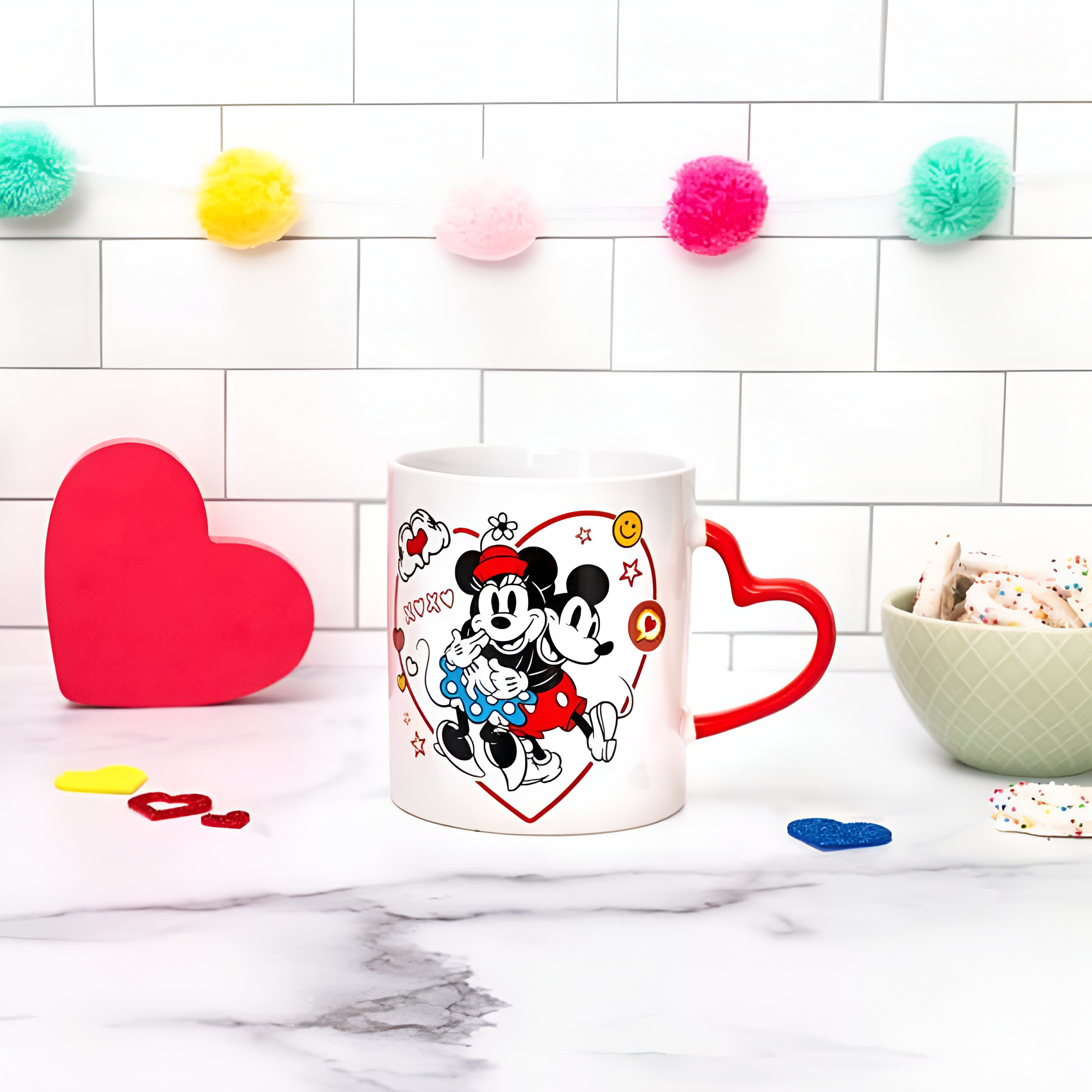 Mickey And Minnie Mouse Icons 20 Ounce Ceramic Mug With Sculpted Handle