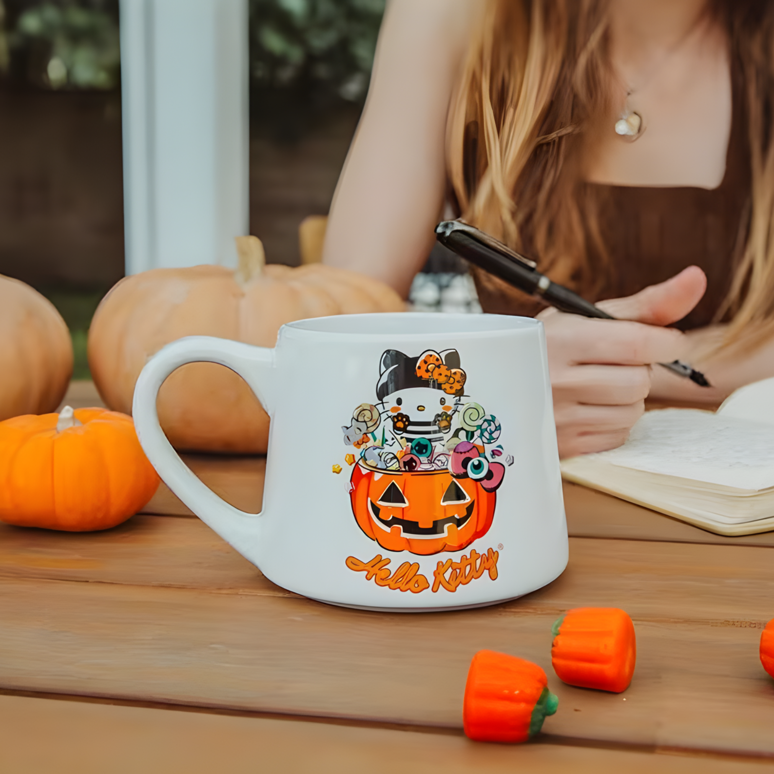 Sanrio Hello Kitty Pumpkin Candy Burglar Tapered Pottery Mug