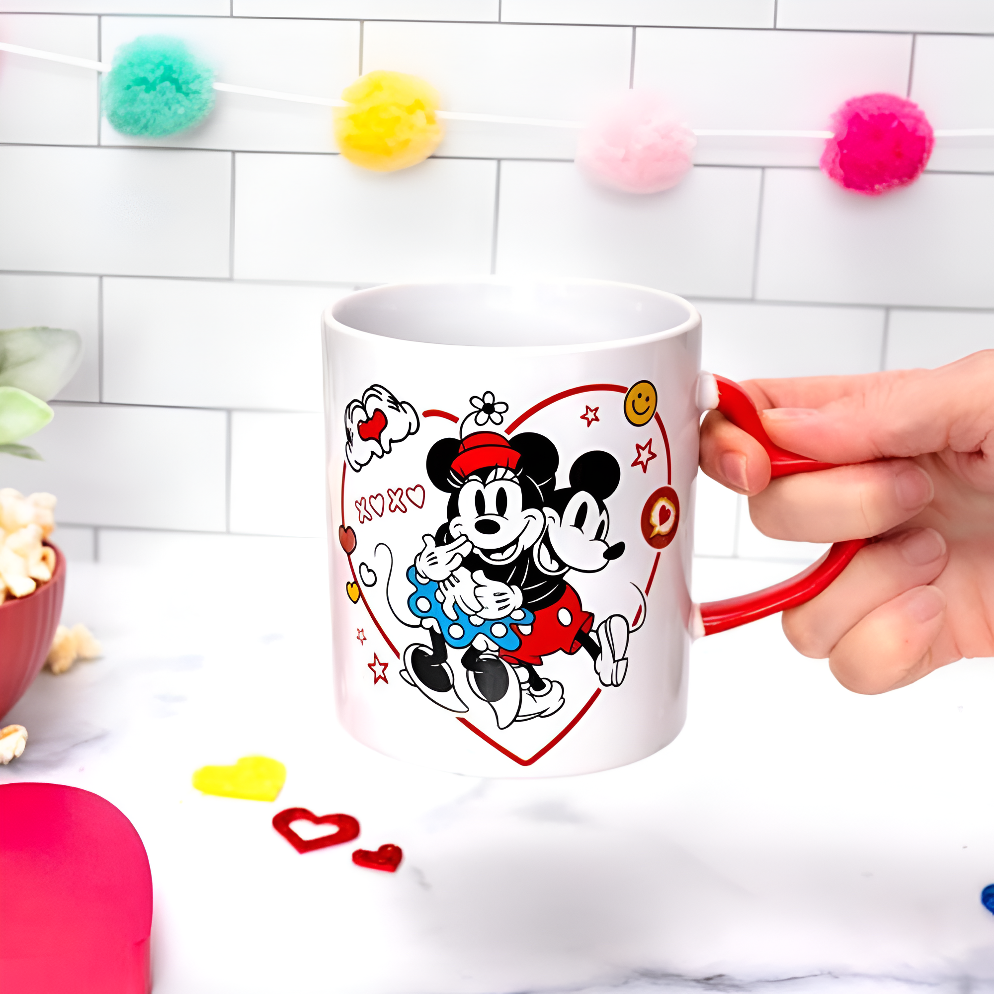 Mickey And Minnie Mouse Icons 20 Ounce Ceramic Mug With Sculpted Handle
