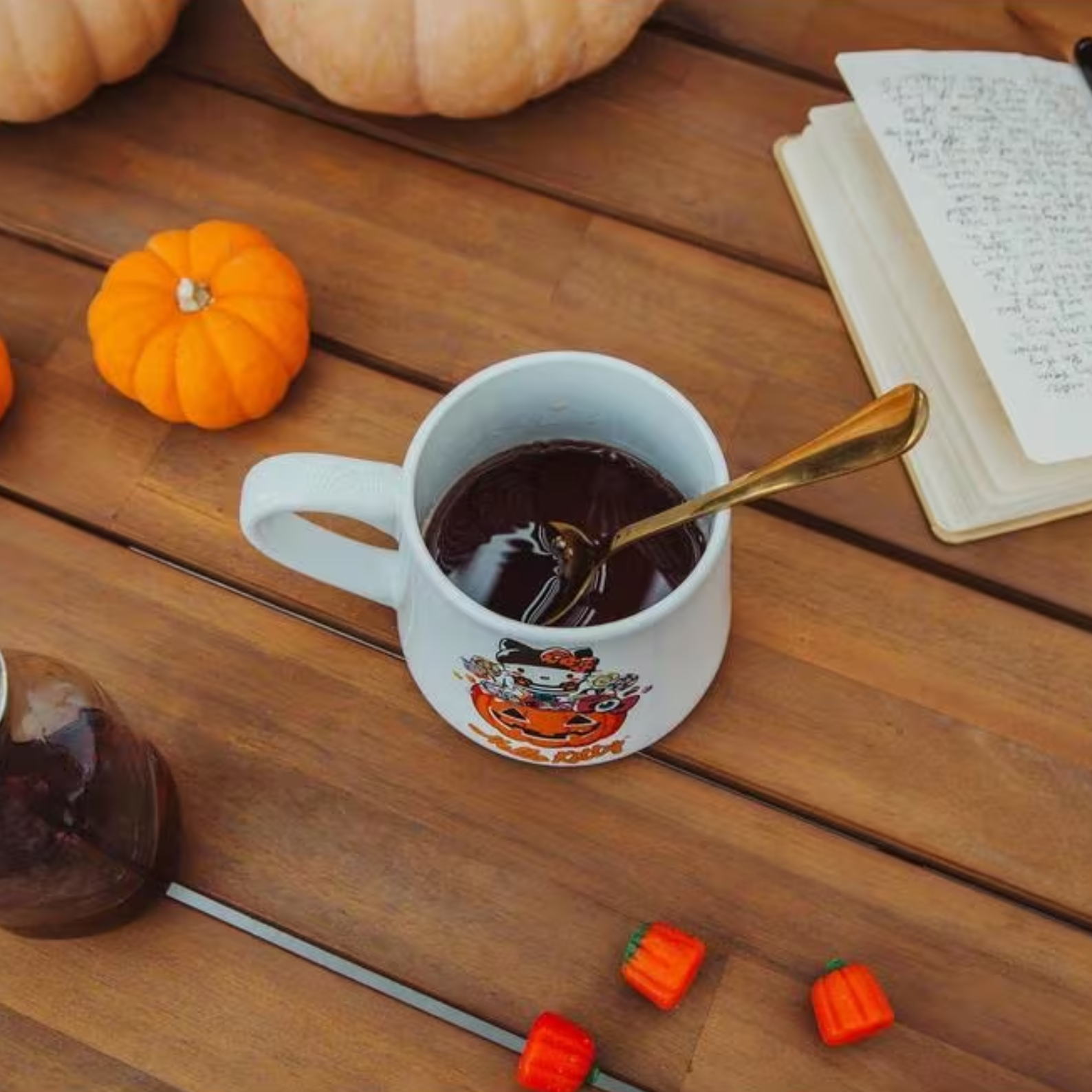 Sanrio Hello Kitty Pumpkin Candy Burglar Tapered Pottery Mug