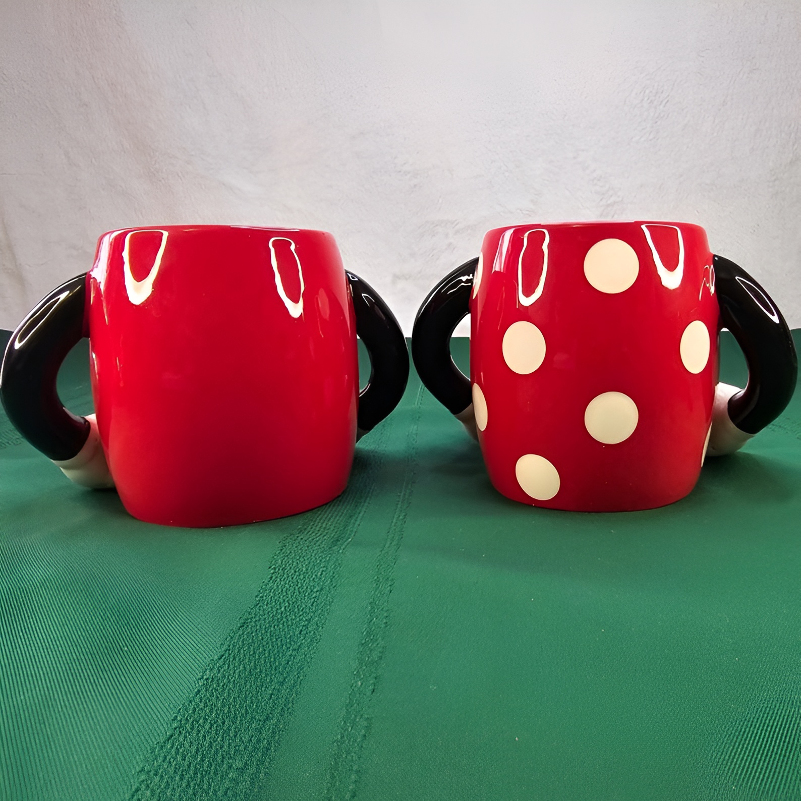Set of 2 Mickey And Minnie Mouse Polka Dot Ceramic Mugs