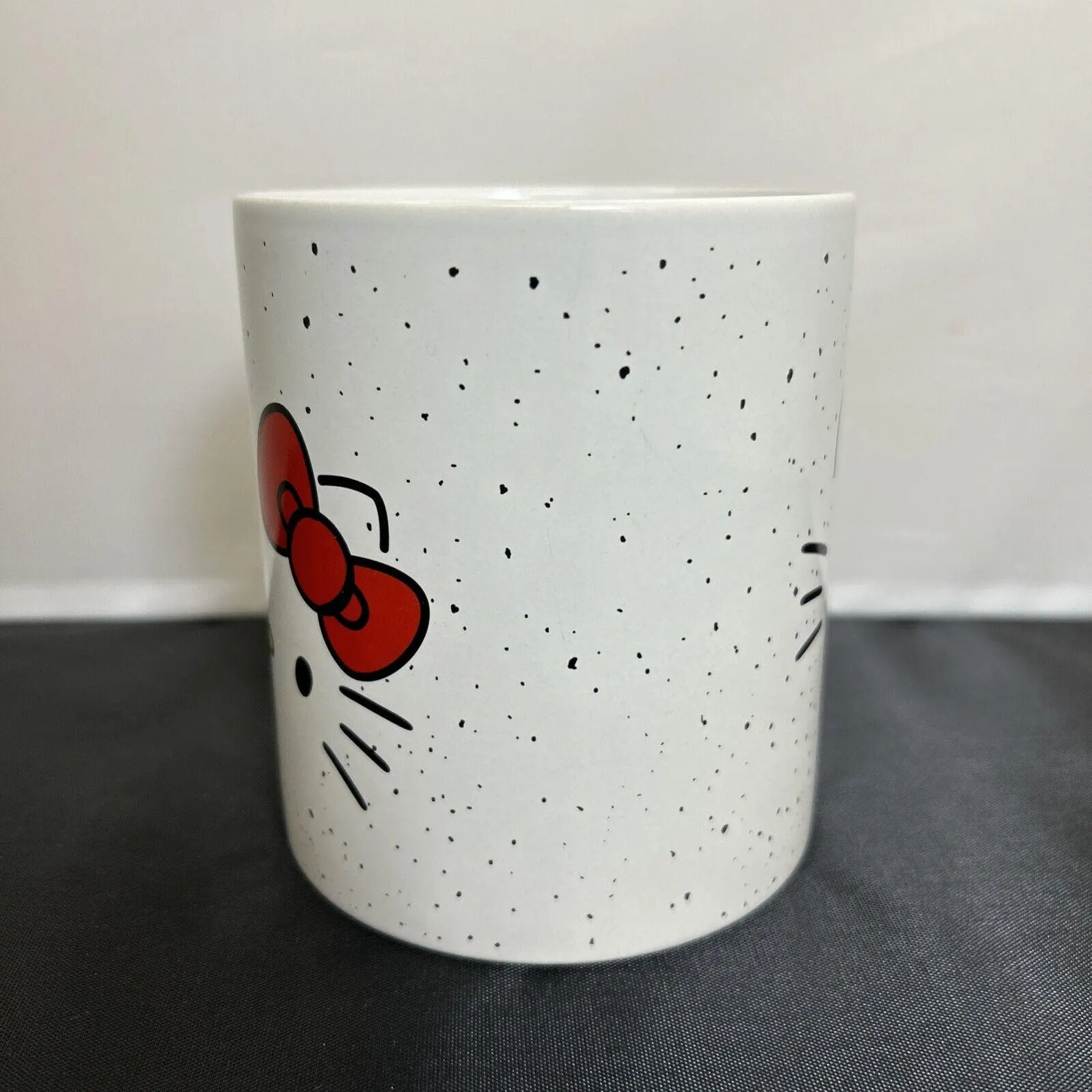 Hello Kitty Sanrio 20oz Ceramic White Speckled X-Large Mug