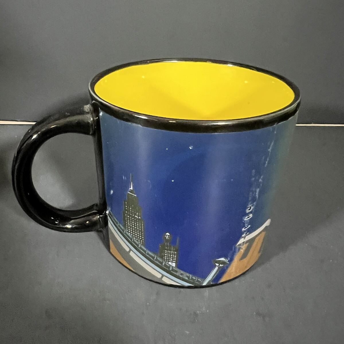 BATMAN BAT SIGNAL MUG