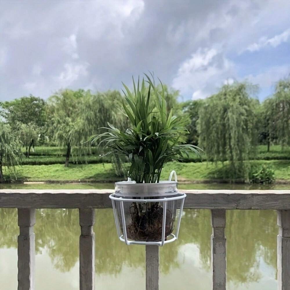Stylish Round Metal Hanging Planters