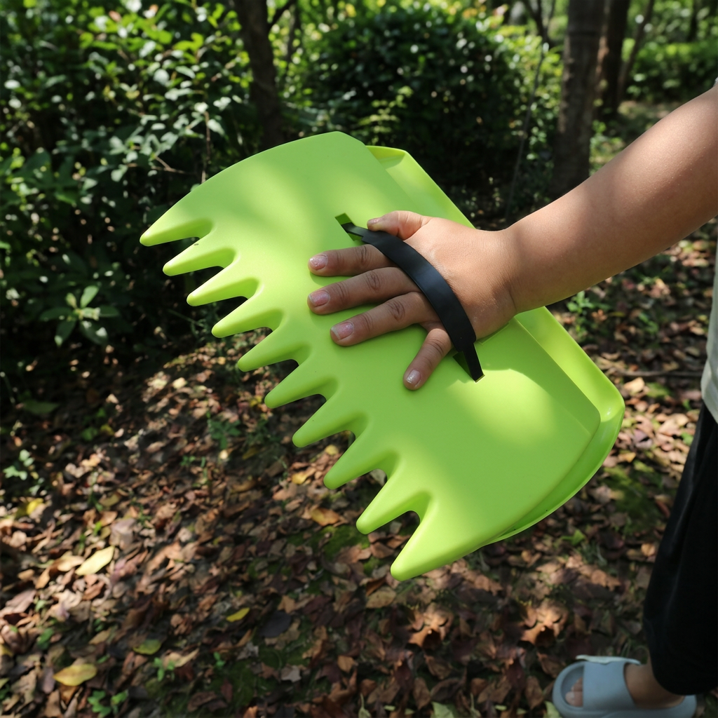 Lightweight Leaf Scoop Rake For Garden And Yard Cleaning