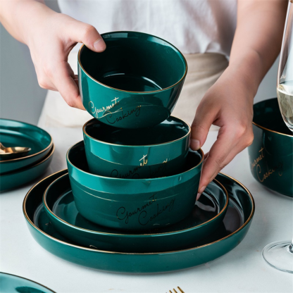 Green Christmas-Themed Dinnerware - Grafton Collection