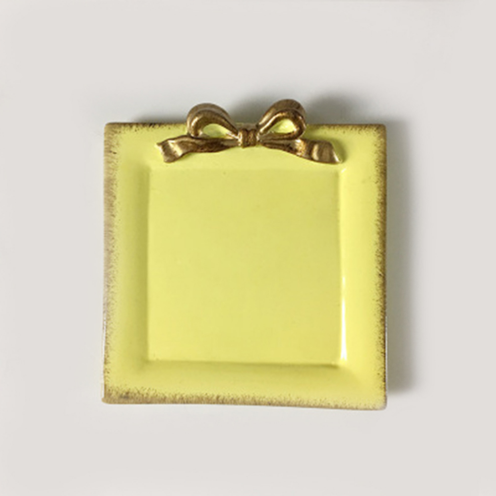 Bowtie Square Plates - Grafton Collection