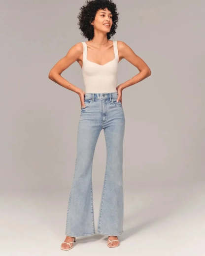 High Raised Flared Jeans With A Stretched Fit - Grafton Collection
