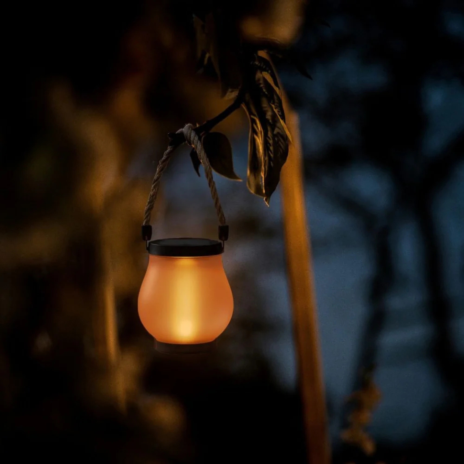 Vibrant Dancing Flame Solar Lantern With Energy Efficient LED Lighting