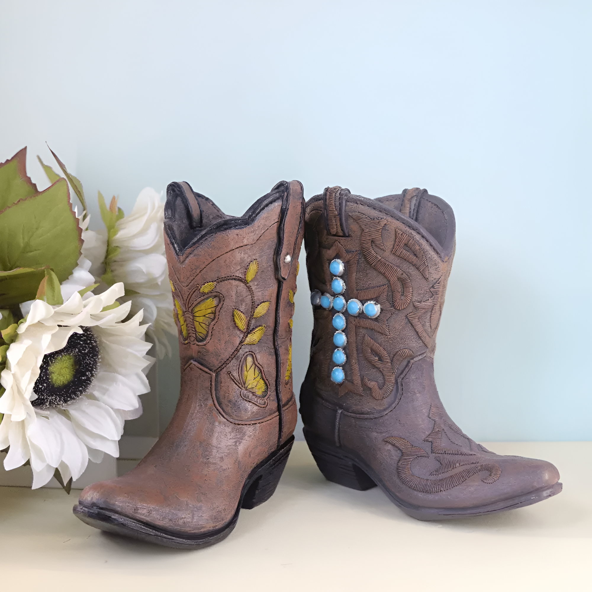 Manual Resin Architectural Shrub Western Footwear Vase