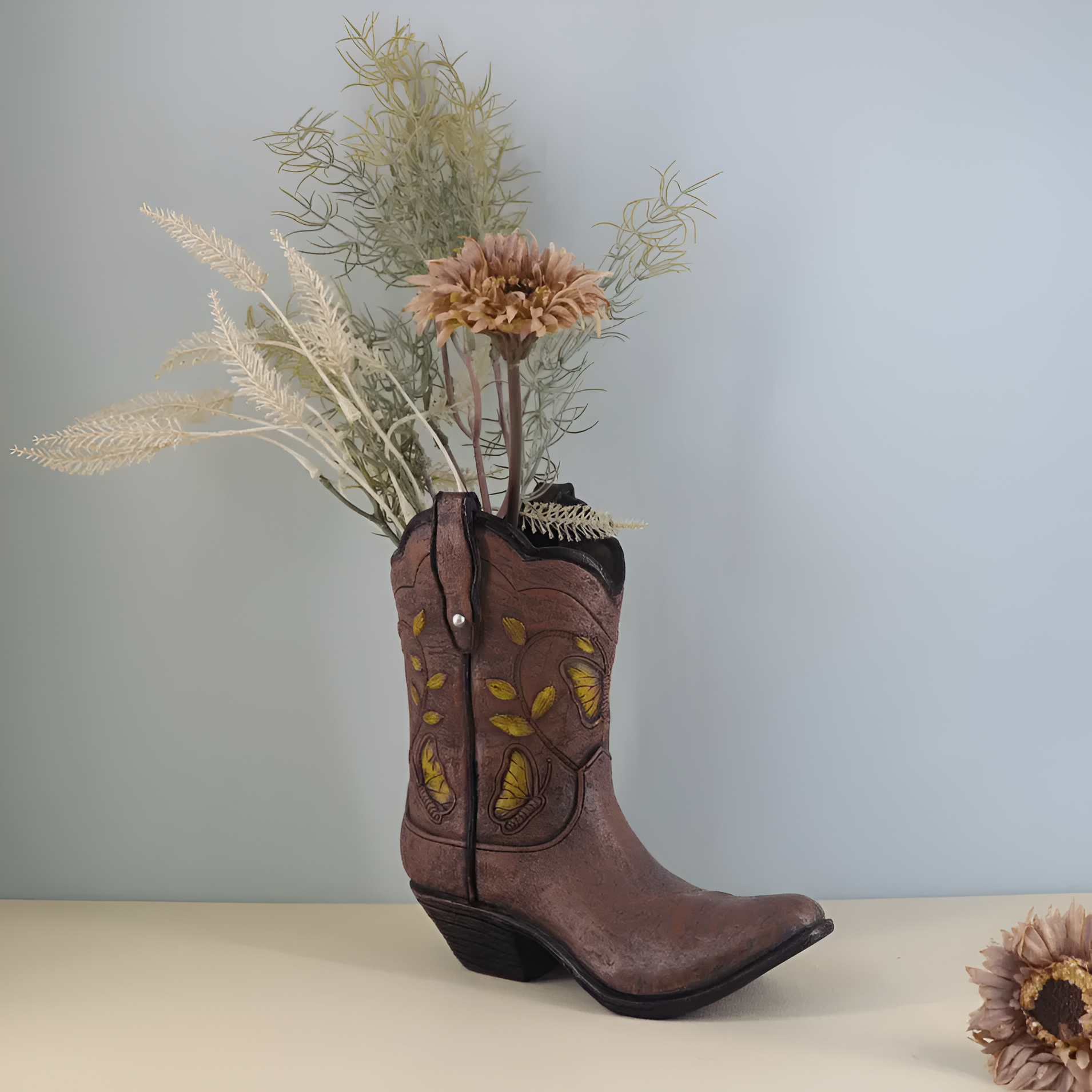 Manual Resin Architectural Shrub Western Footwear Vase