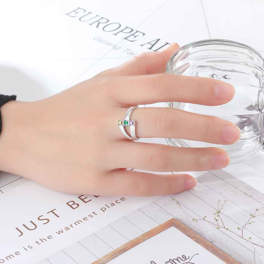 Personalized 925 Sterling Silver Ring with Birthstone setting, Special Gift for Mother with Names of Children Engravings, Gift for Family Member-Customized Jewel