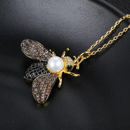 Fashionable Cubic Zirconia Pearl Jewelry Necklace with Bee Insect Pendant for Women-Customized Jewel