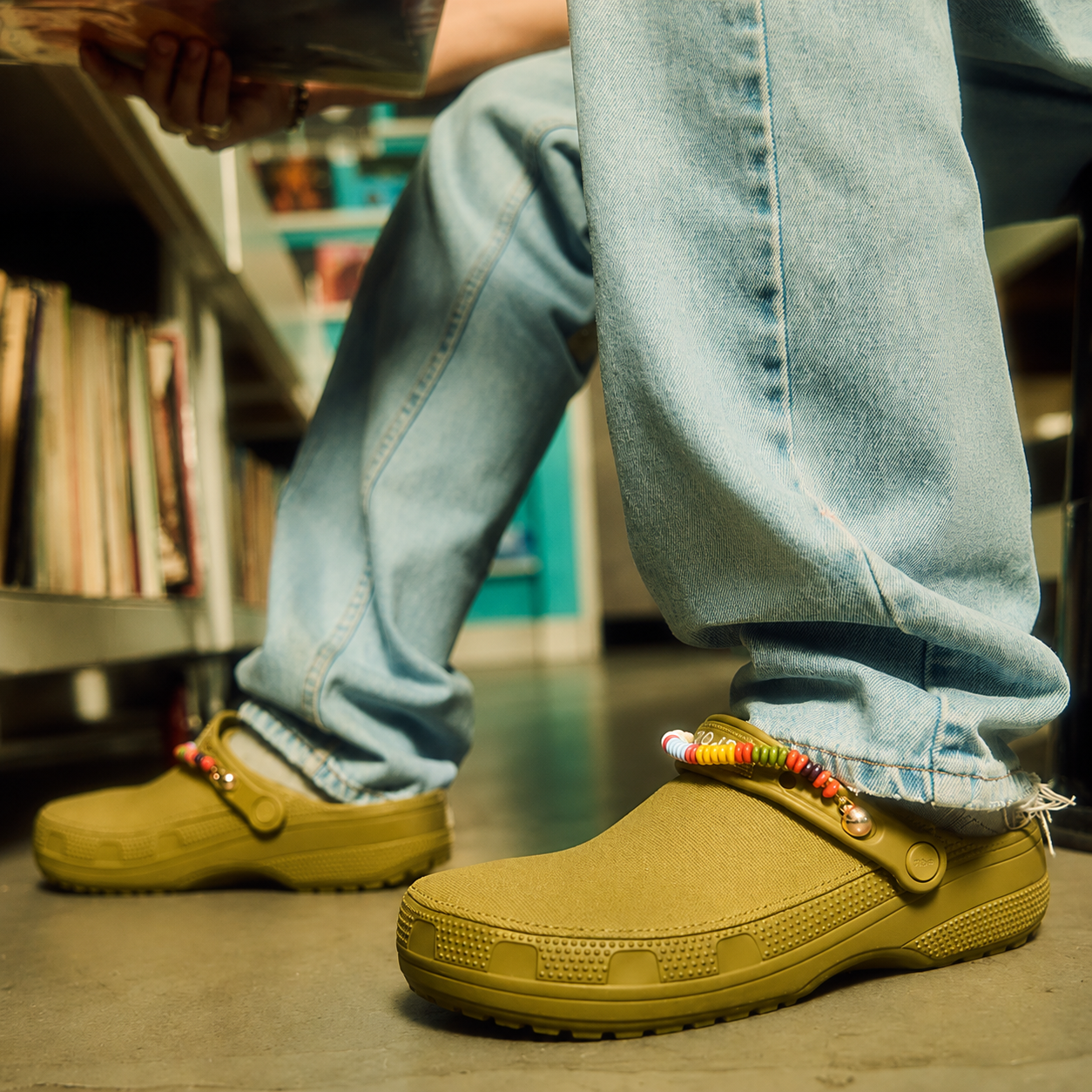 Classic Crafted Daily Wear Canvas Clogs For Men And Women