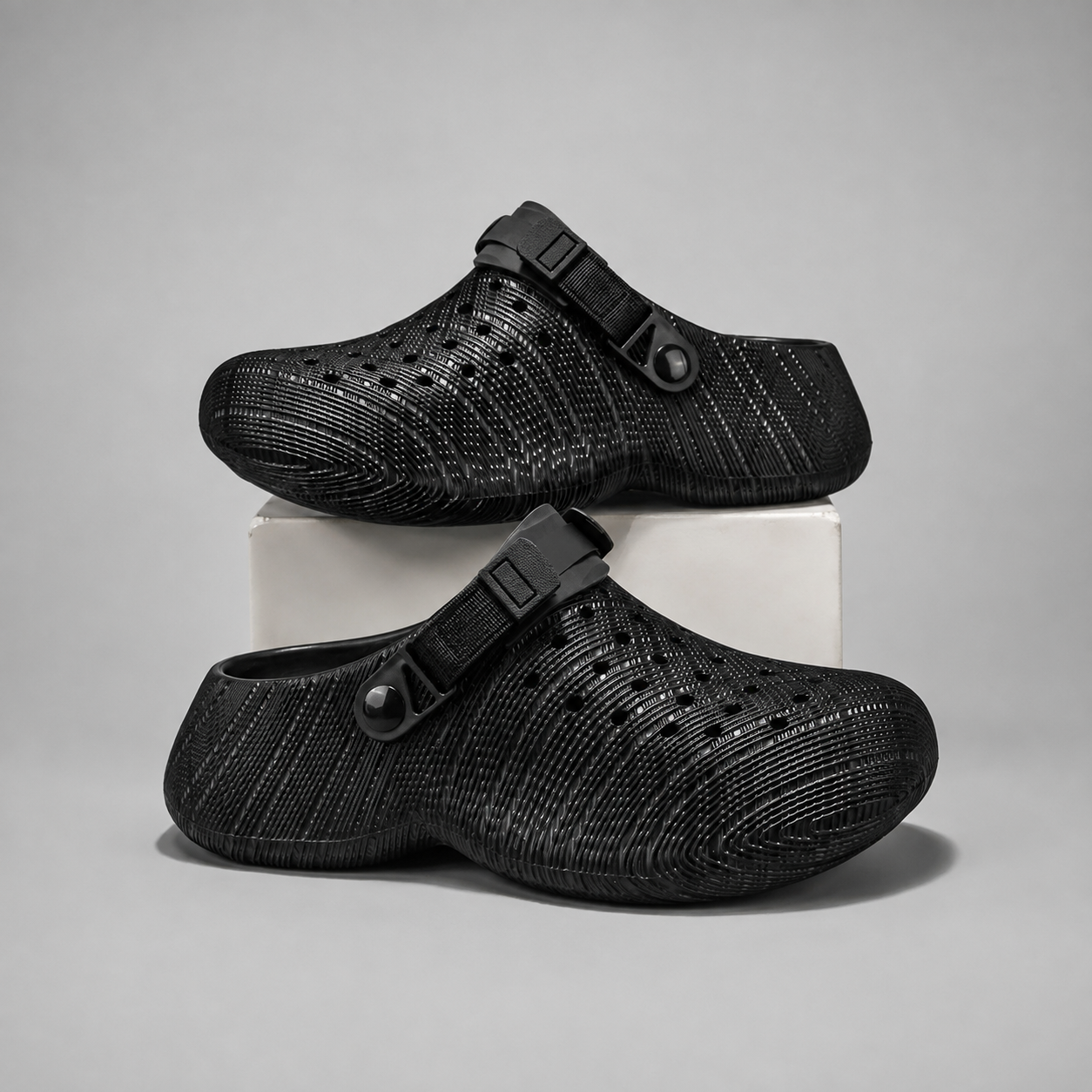 Sporty Casual Slip On Clogs Sandals For Men With Adjustable Strap