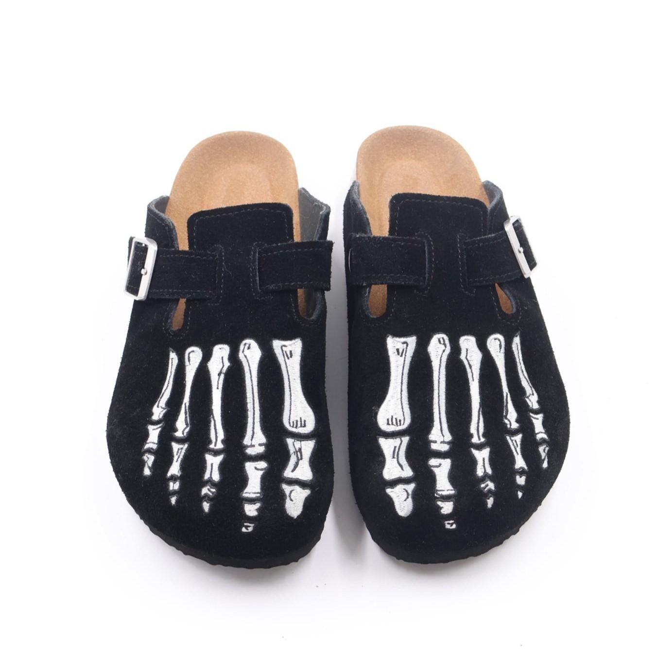 Embroidered Comfortable Cork Footbed Streetwear Clogs For Men