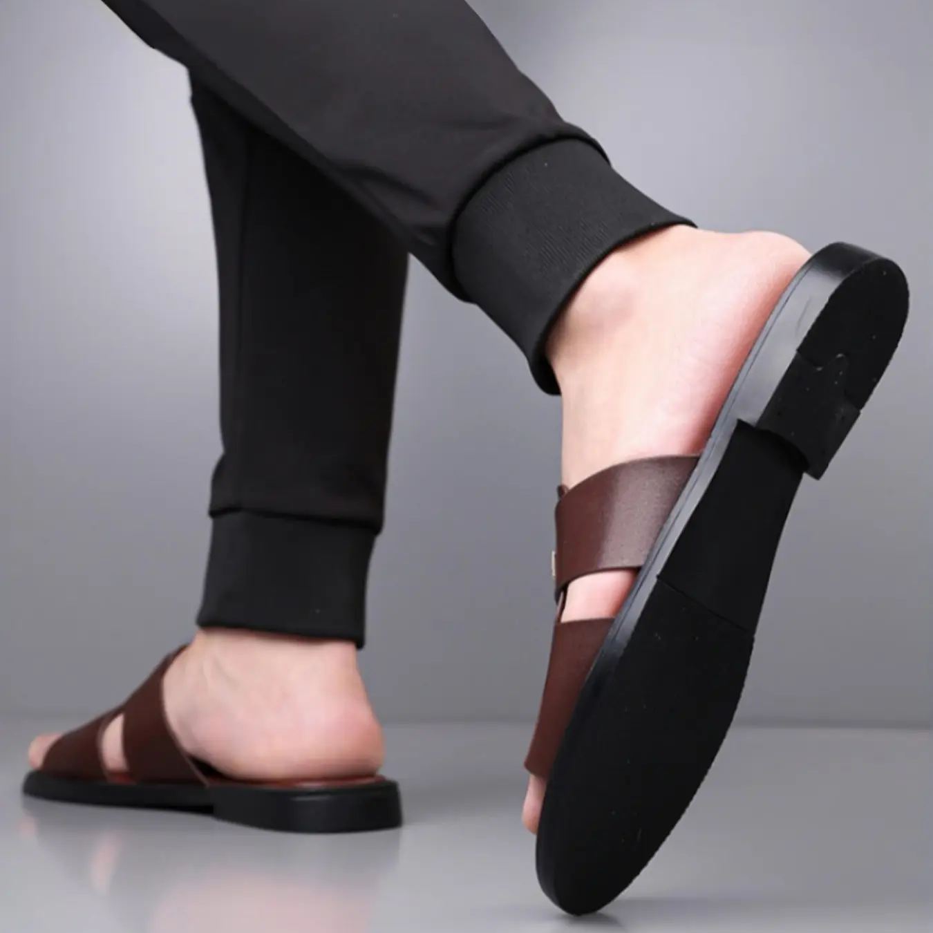 Lightweight Soft Sole Street Style Sandal For Men