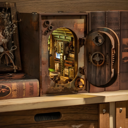 Submarine Vault Scene Model Display Kit