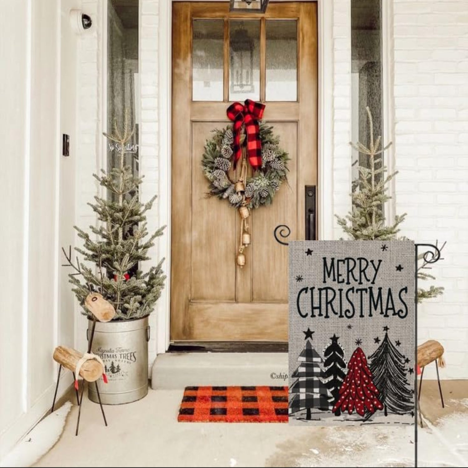 Outdoor Holiday Decoration Rustic Christmas Tree Flag-Globe Flags