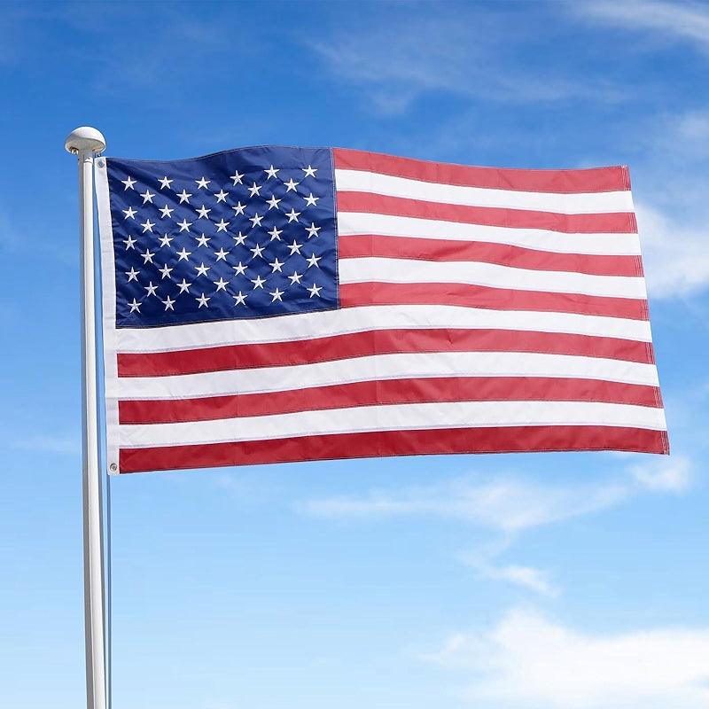 Heavy Duty USA Flag – Water Resistant and Resistant for All-Weather with brass grommet hardware detail