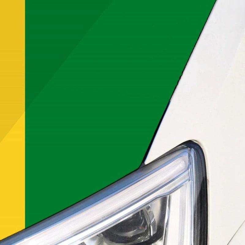 Grenadines Car Hood Cover Flag – Display Saint Vincent Pride showing magnetic base attachment detail