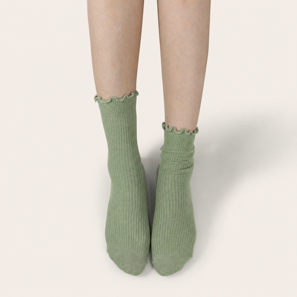 Ruffle Athletic Lightweight Crew Socks For Women