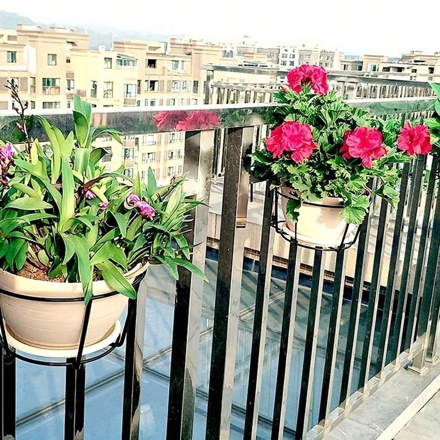 Stylish Round Metal Hanging Planters
