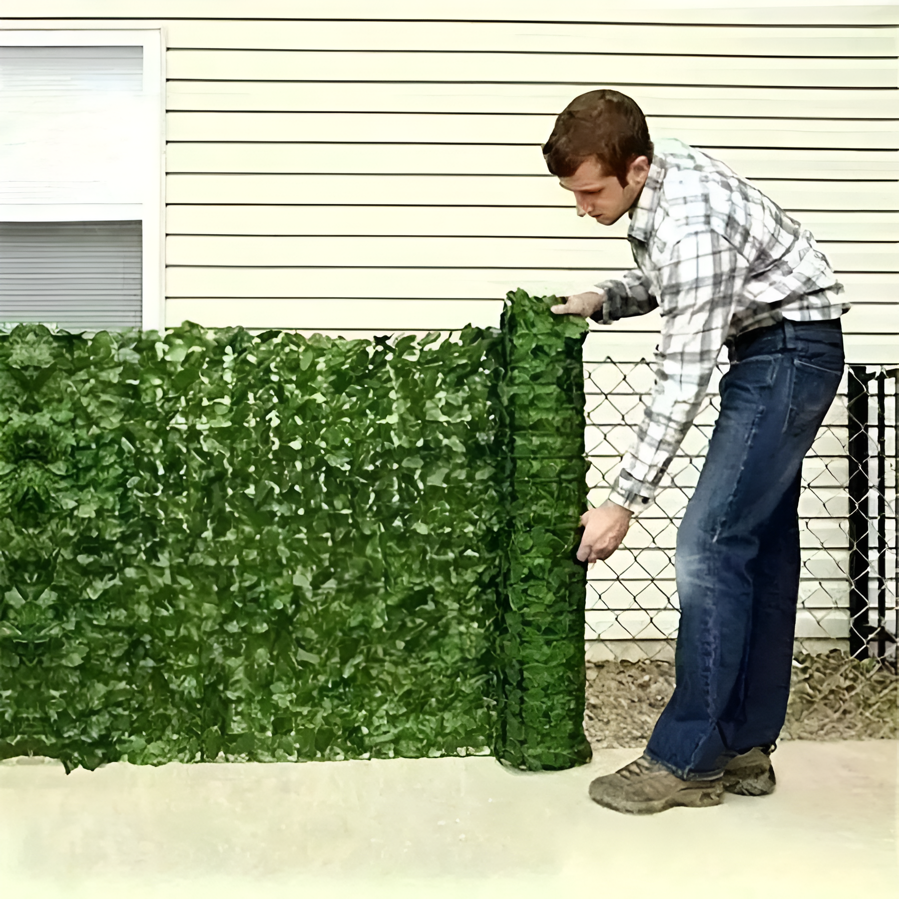 1pc Expandable Artificial Evergreen Ivy Privacy Screen - Plastic Vine Leaf Panel, Suitable For Artificial Green Wall, Outdoor Garden, Patio, Balcony Decor, Multifunctional Green Hedge Decor, Applicable For Mother's Day