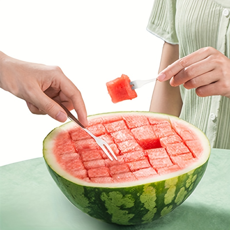 tainless Steel Watermelon SlicerStainless Steel Watermelon Slicer For Easy Fruit Cutting - Image 3