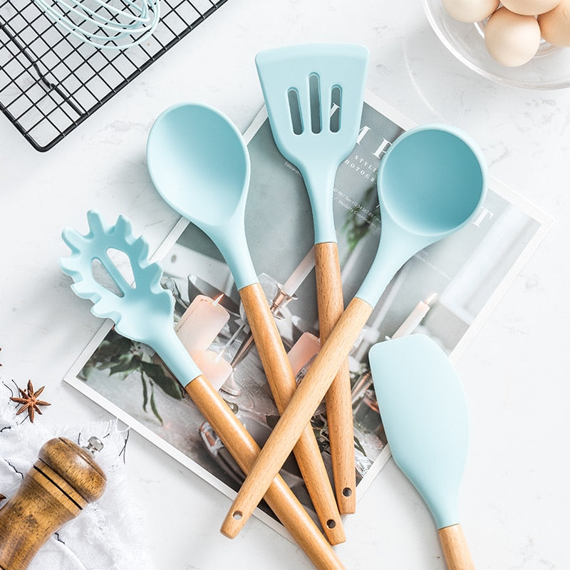 Silicone And Wood Kitchen Utensils 11 Peice Set With Storage Box