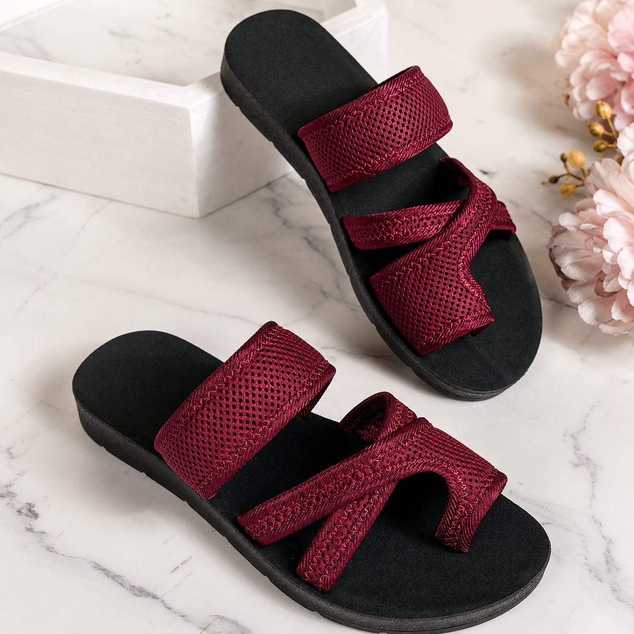 Plain Slip On Flat Sandals for Beach Party and Daily Wear for Women
