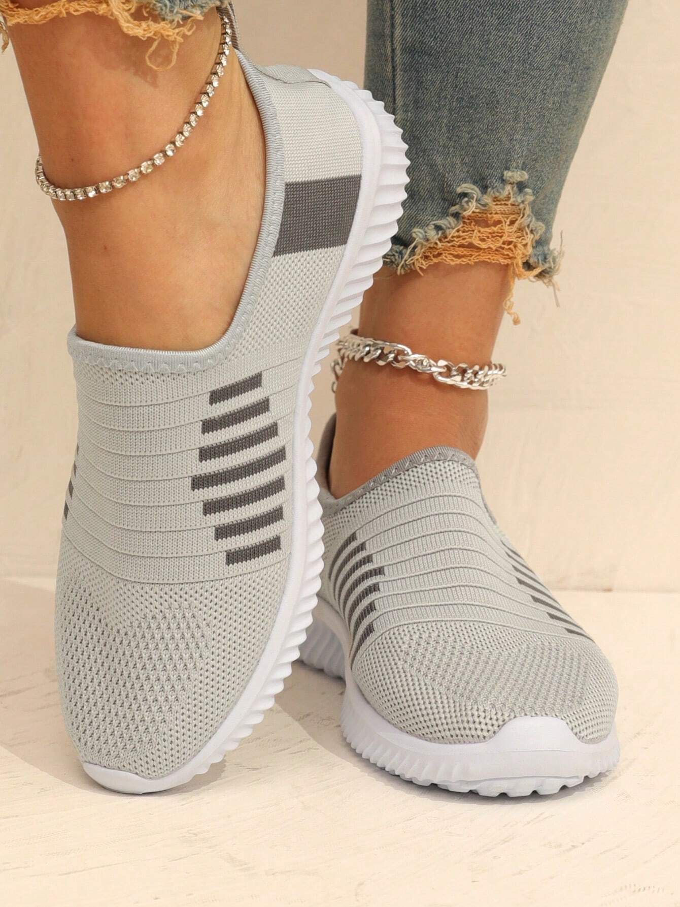 Striped Design Running Shoes-Comfy Garden Clogs