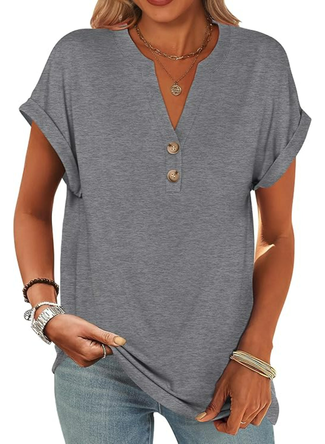 Casual Short Sleeve Tops for Women in a Loose Fit
