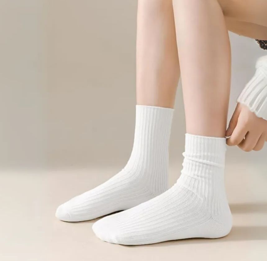 6 Pairs Of Women Crew Cotton Casual Workout Socks6 Pairs Of Women Crew Cotton Casual Workout Socks - Image 5