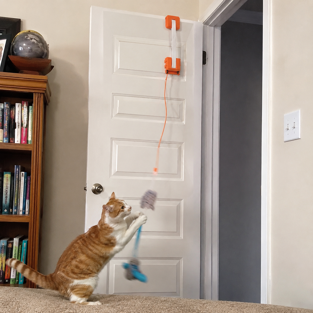 Auto Teaser Wand With 2 Fun Modes Rechargeable Cat Toy