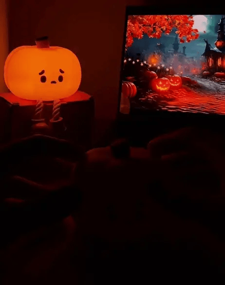 Cozy Glow Pumpkin LED Decorative Night Lamp - Solar Flame Torch
