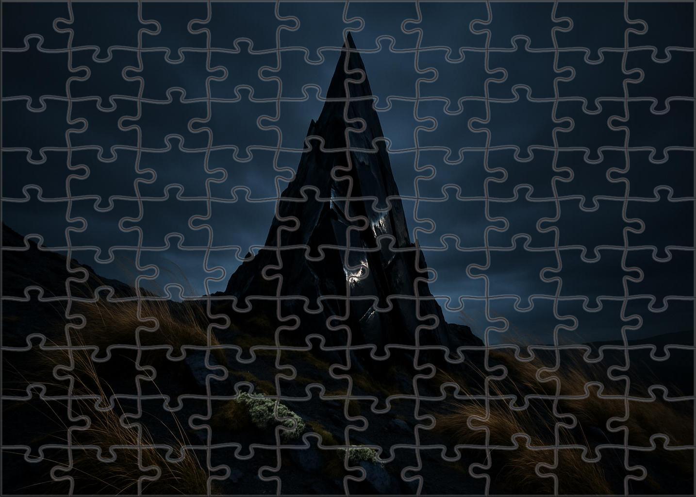 Obsidian Fang Peak 20 Piece Puzzle