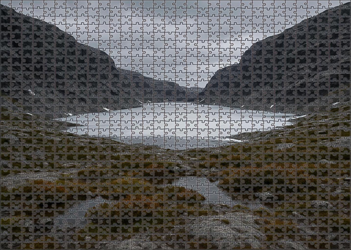 Silent Glacier Basin 300 Piece Puzzle