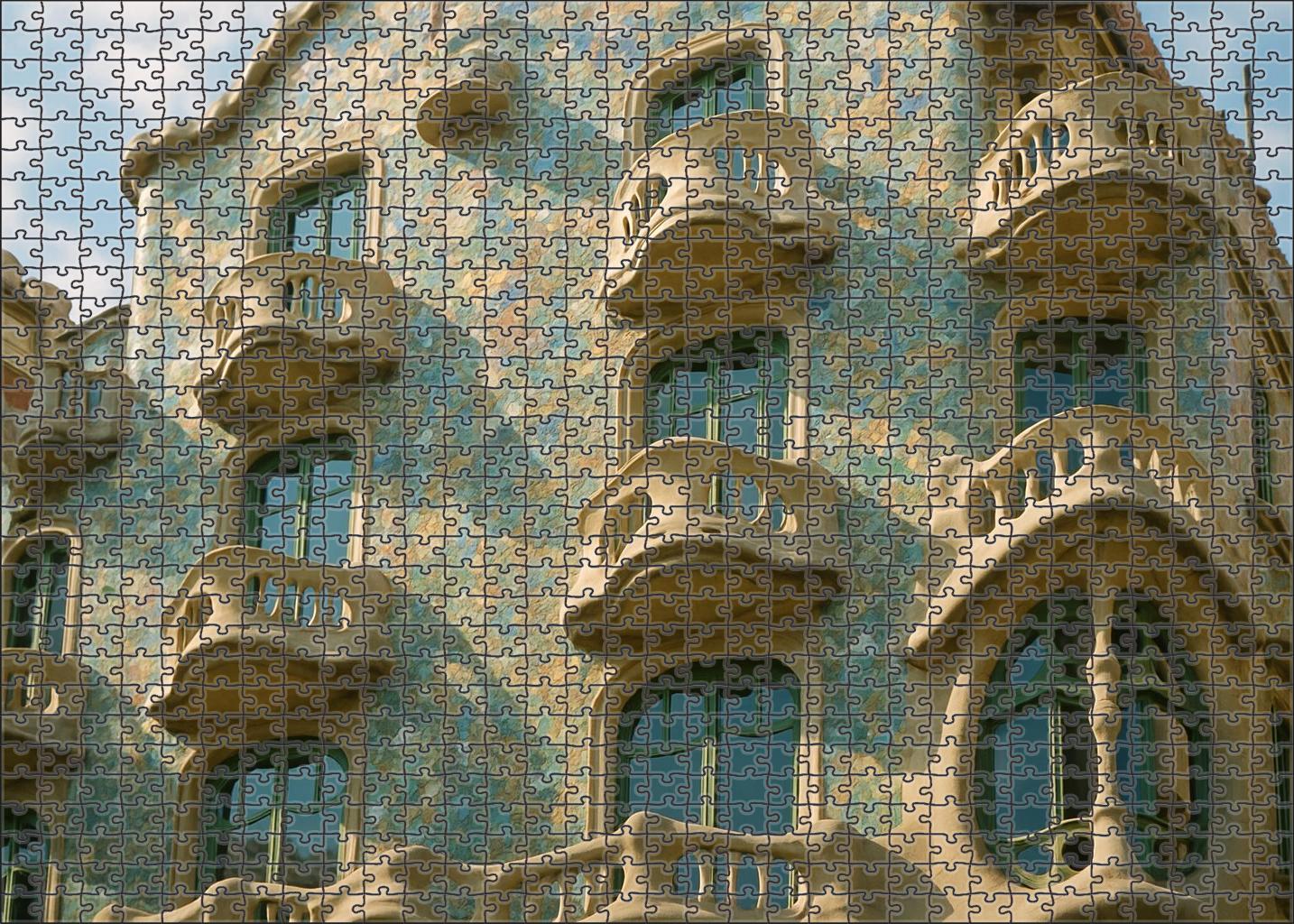 Casa Batll Barcelona Spain Known By 5060 Worldwide For Its Whimsical Modernist Architecture Unique Puzzle Design