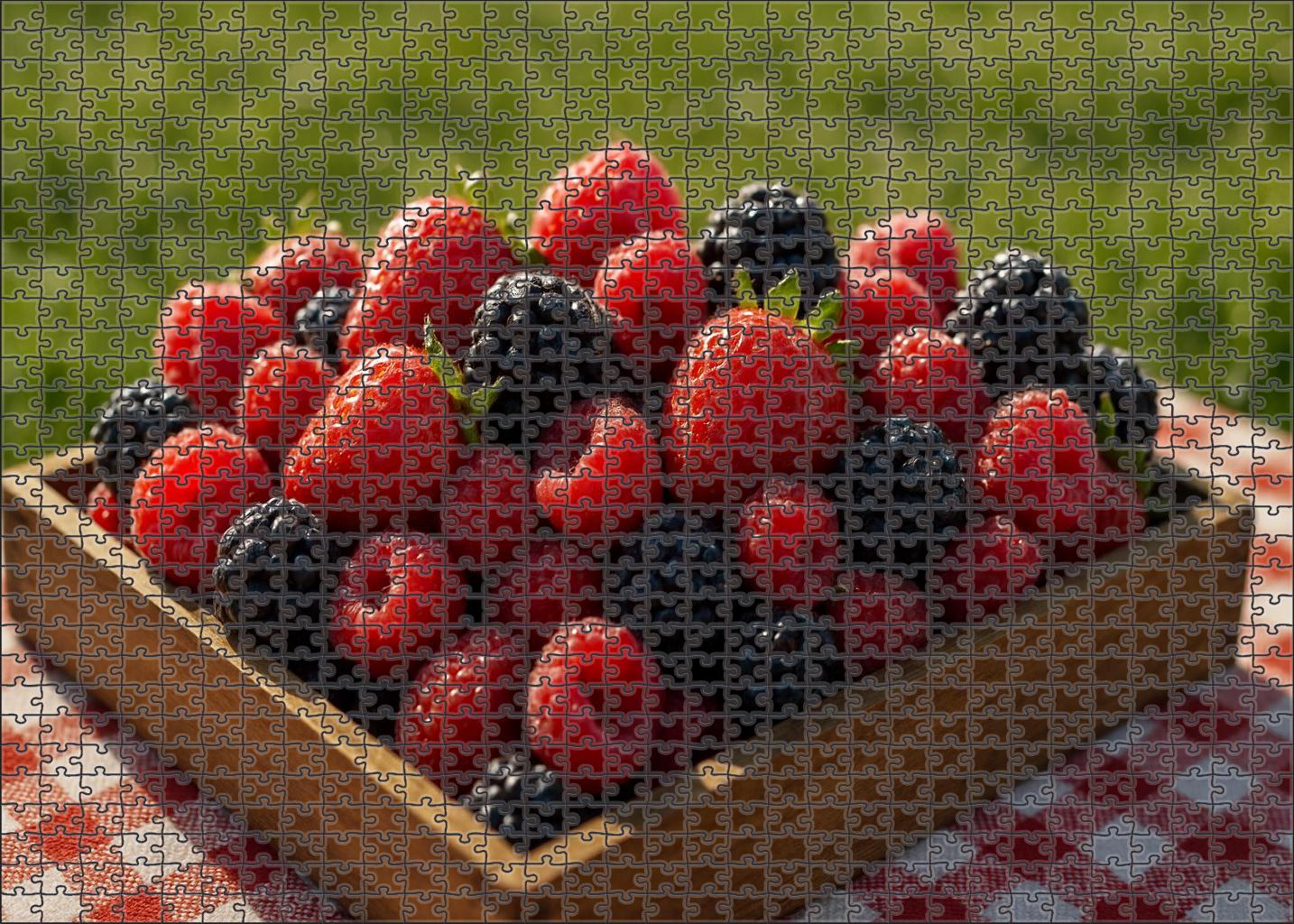 Summer Picnic Bounty Handpicked Berries In A Natural Wooden Box 500 Piece Puzzle