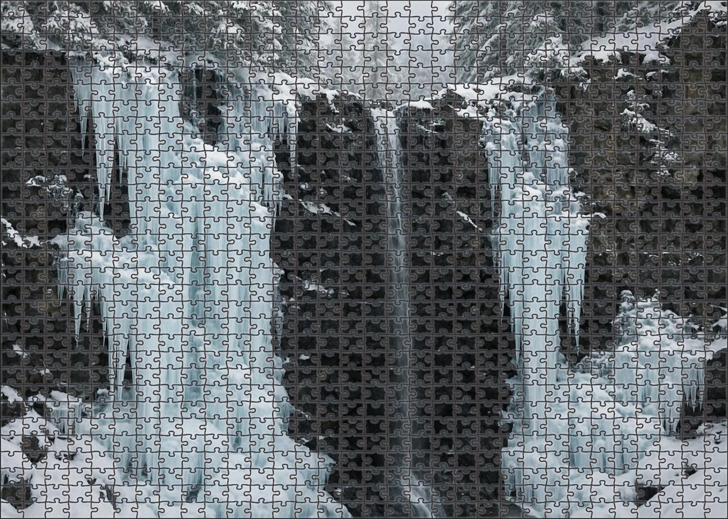 Frozen Sapphire Veil 100 Piece Puzzle