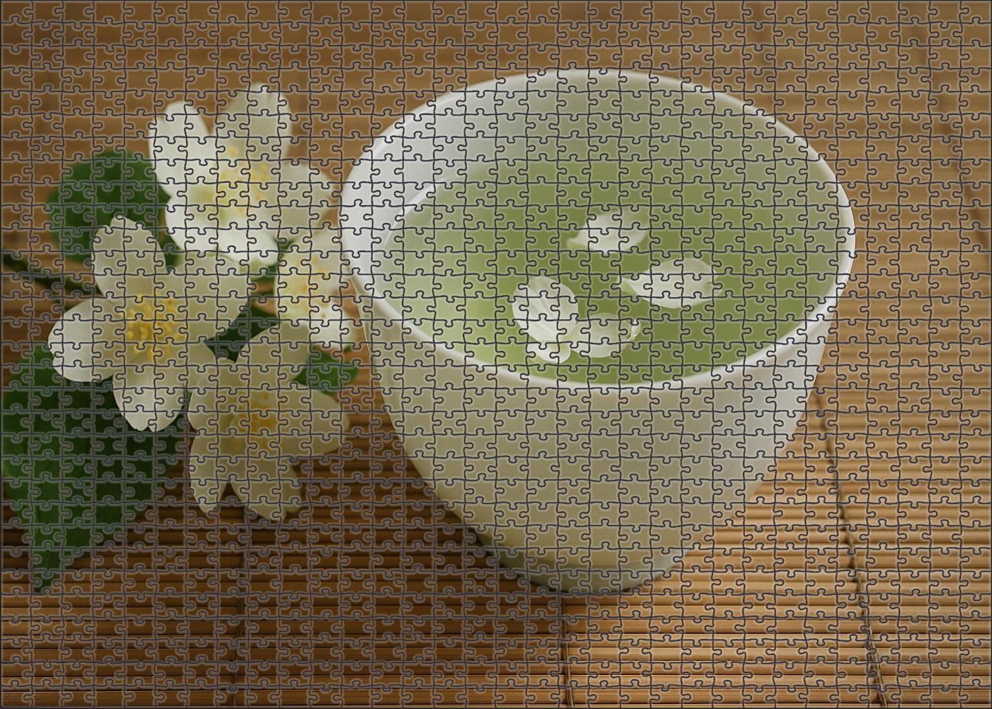 Silken Jasmine Petal 500 Piece Puzzle